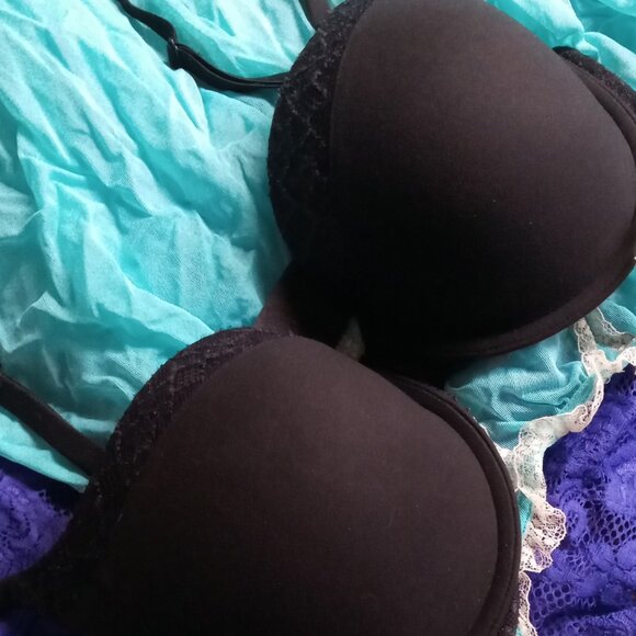 Victoria's Secret Other - Victoria's Secret Body by Victoria Sexy Black Bra w/Lace Detail Size 36D